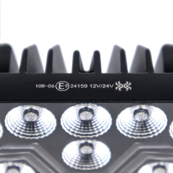 X-Spider LED-Arbeitsleuchte | Weiß + Orange | Tagfahrlicht | 4200 lm
