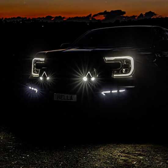 HELLA Antares FF 9&rdquo; LED Fernscheinwerfer High-Boost Warnlicht